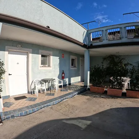 La Caravella Hotel *