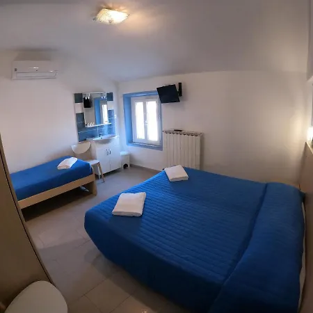 La Caravella Hotel *